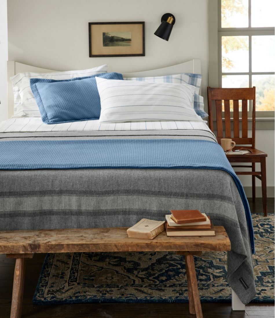 Platform Bed / L.L.Bean