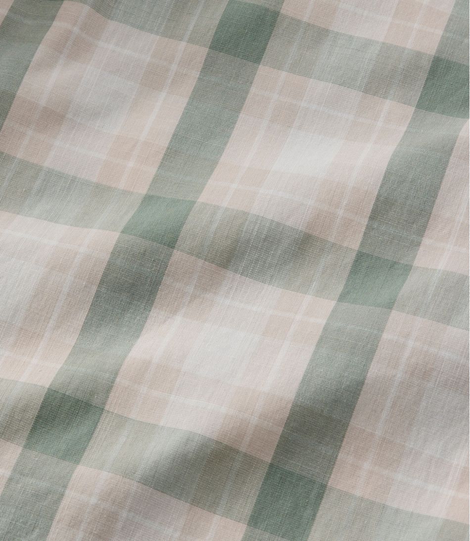 Men's Comfort Stretch Performance® Chambray Shirt, Short-Sleeve, Slightly Fitted Untucked Fit, Plaid / L.L.Bean