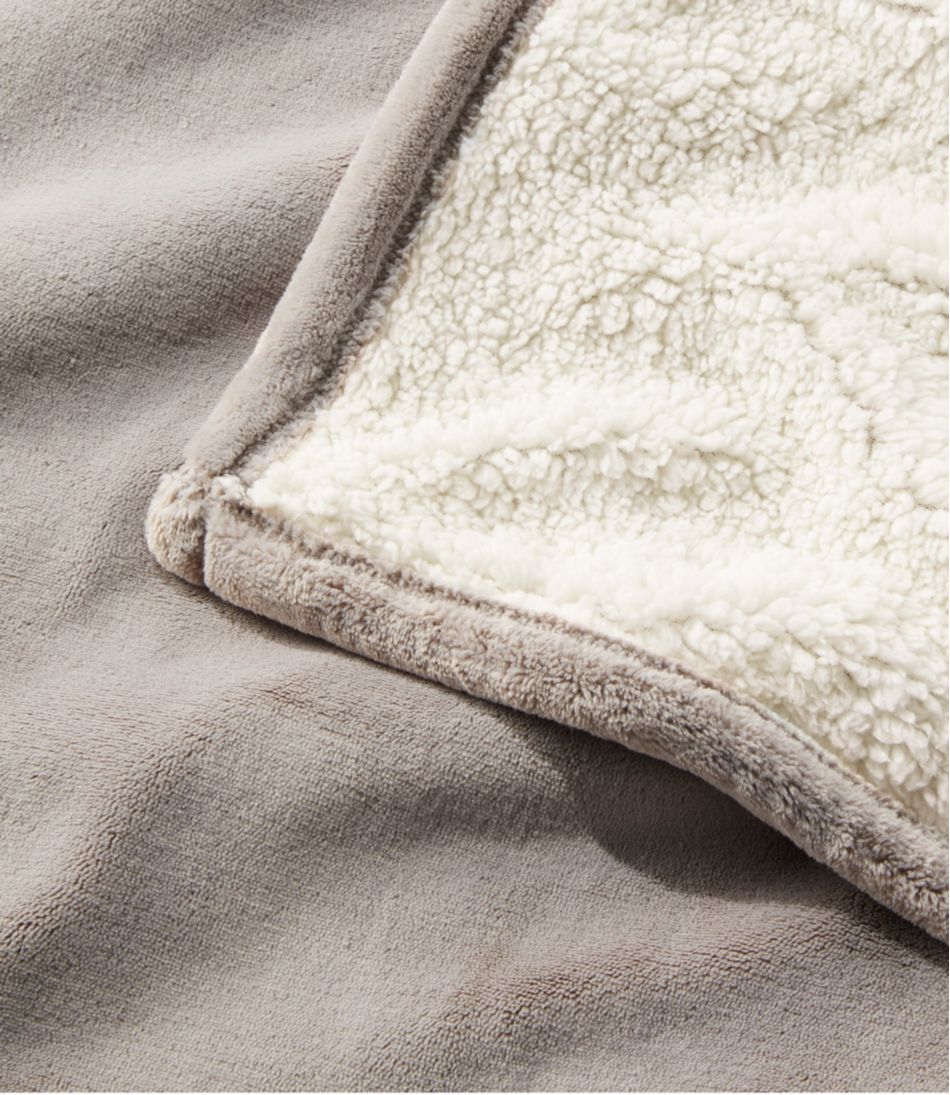 Wicked Plush Sherpa Throw / L.L.Bean