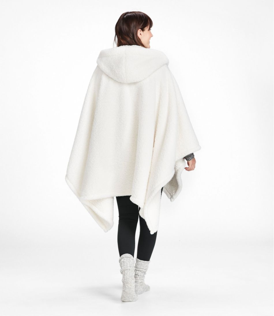 Cozy Sherpa Wearable Throw / L.L.Bean