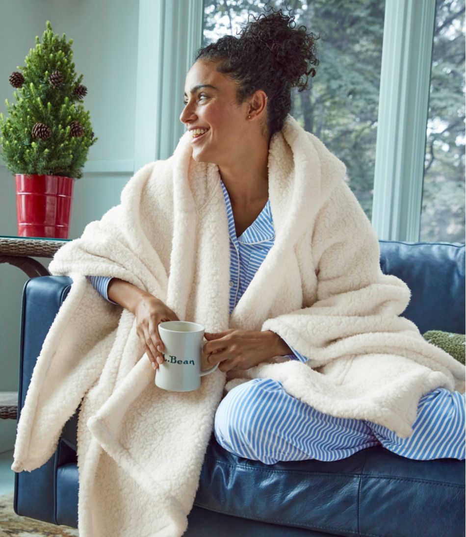Cozy Sherpa Wearable Throw / L.L.Bean