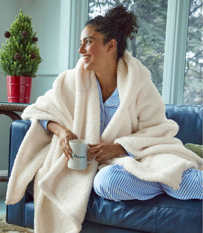 Cozy Sherpa Wearable Throw / L.L.Bean