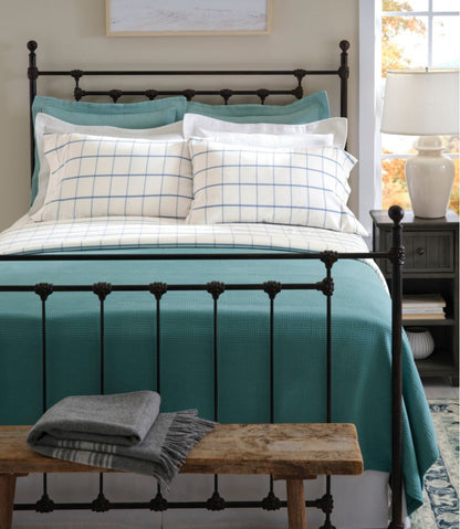 Vintage Matelassé Coverlet / L.L.Bean