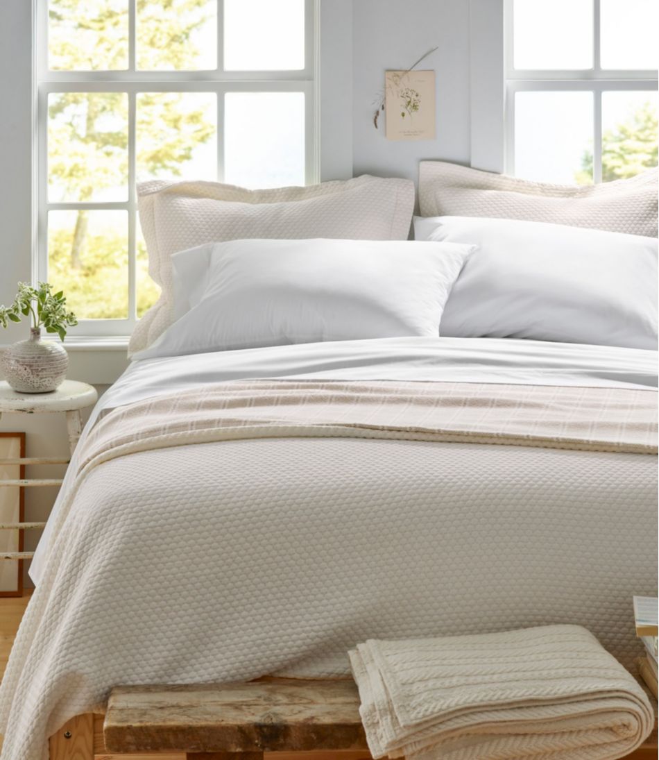 Organic Honeycomb Matelassé Coverlet / L.L.Bean