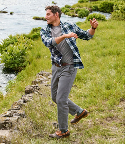 Men's Field Chinos, Standard Fit, Straight Leg / L.L.Bean