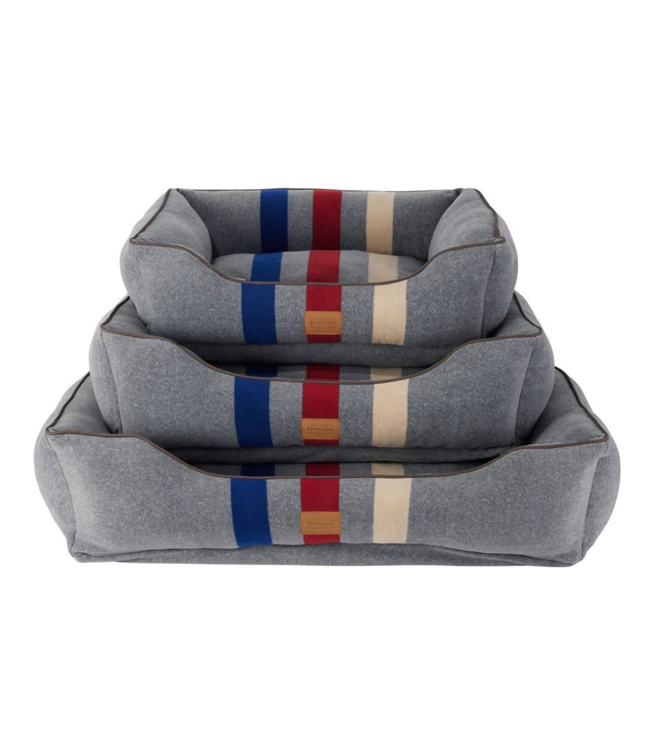 Cabin Stripe Dog Bed / L.L.Bean