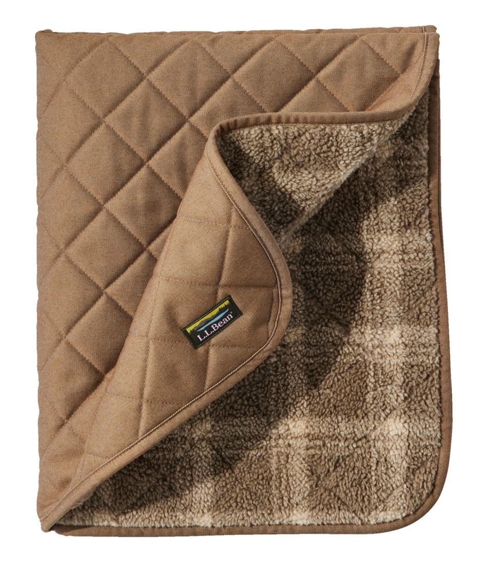 Rugged Quilted Dog Blanket / L.L.Bean