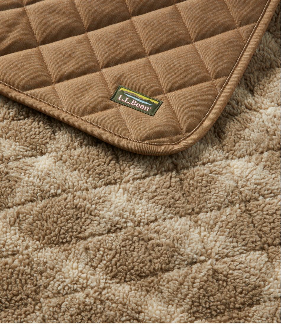 Rugged Quilted Dog Blanket / L.L.Bean