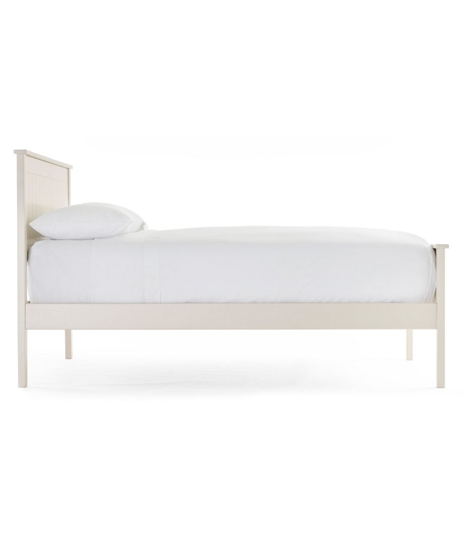 Wooden Cottage Bed / L.L.Bean