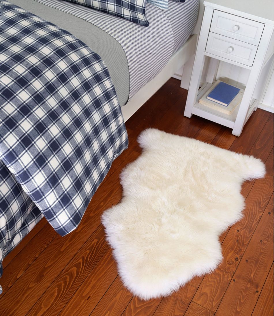 Single Sheepskin Rug / L.L.Bean