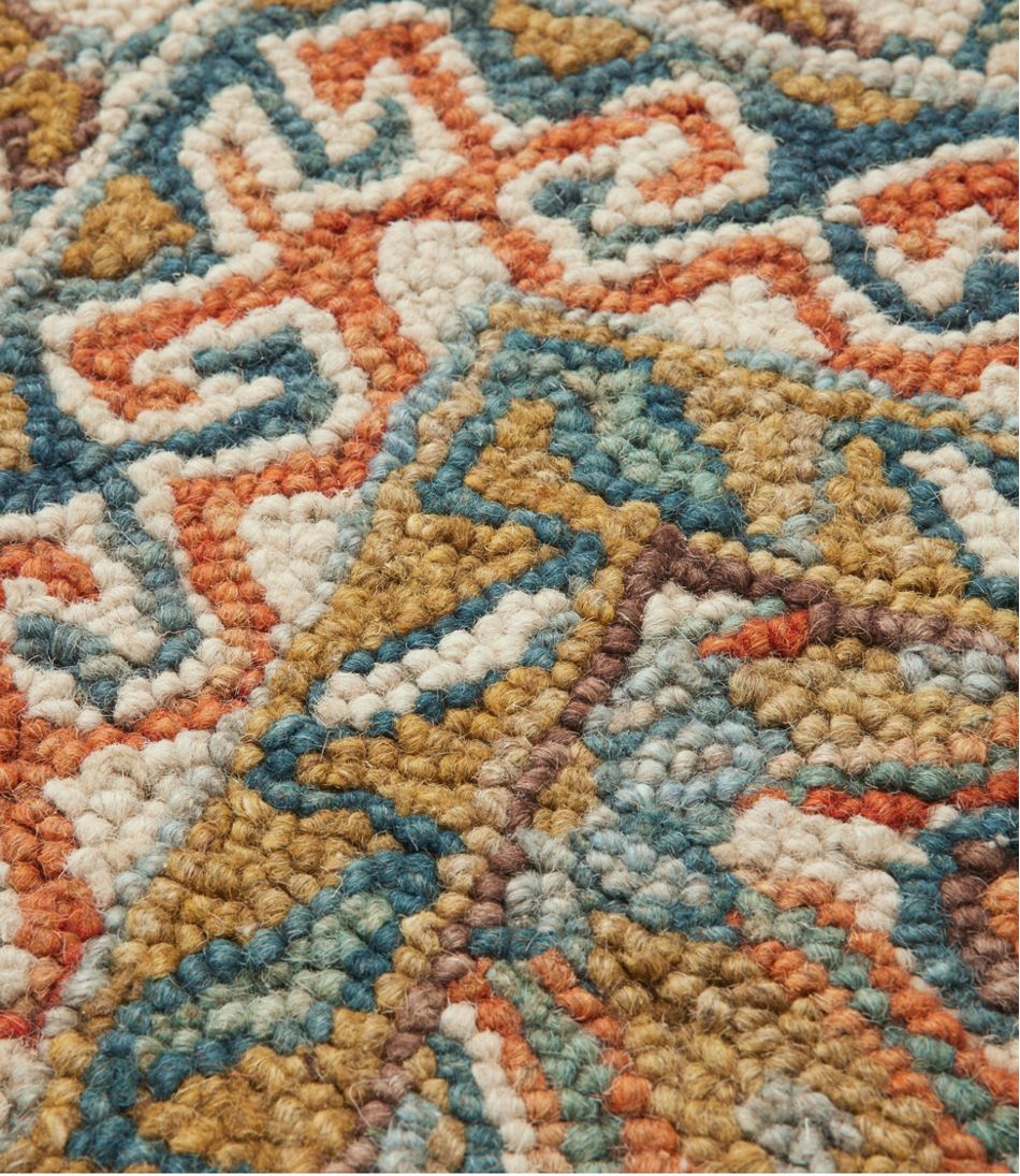 Bordered Medallion Wool Tufted Rug / L.L.Bean