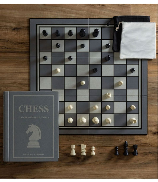 Chess Vintage Bookshelf Game / L.L.Bean