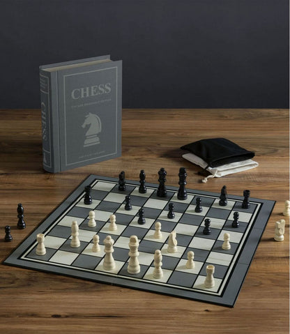 Chess Vintage Bookshelf Game / L.L.Bean